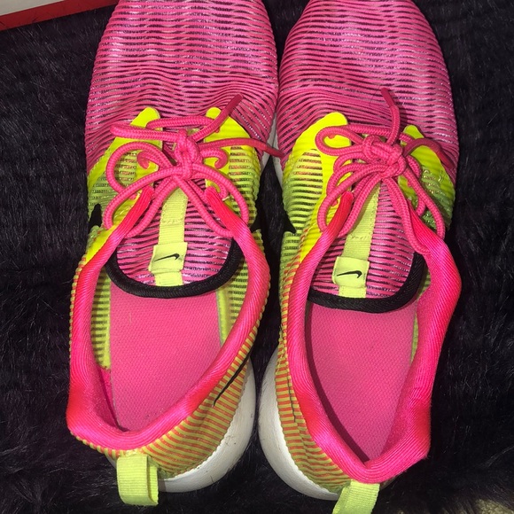 ✨Nike Roshe One - Picture 6 of 9